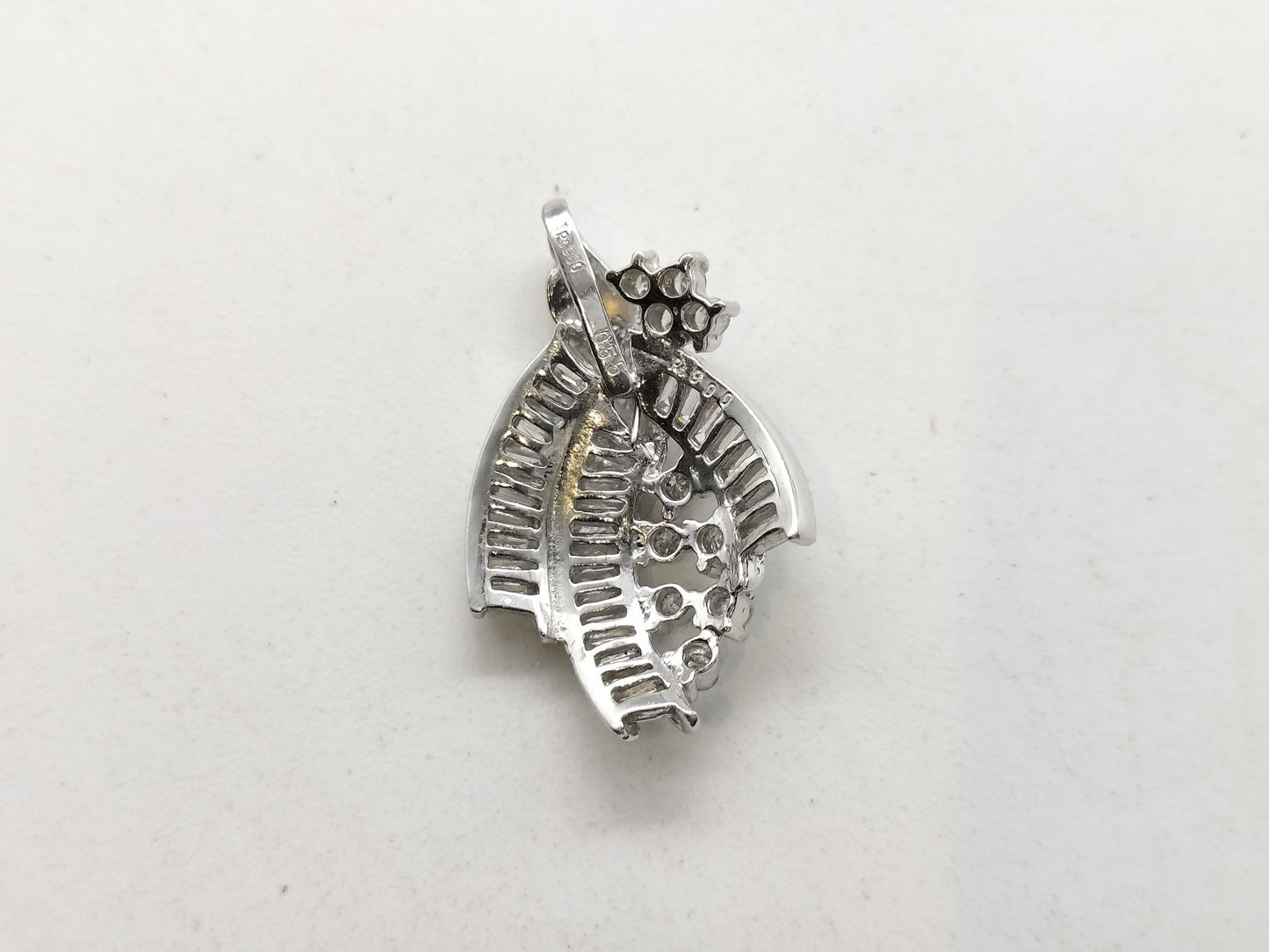 D0.55ct PT900 2.7g Pendant Top