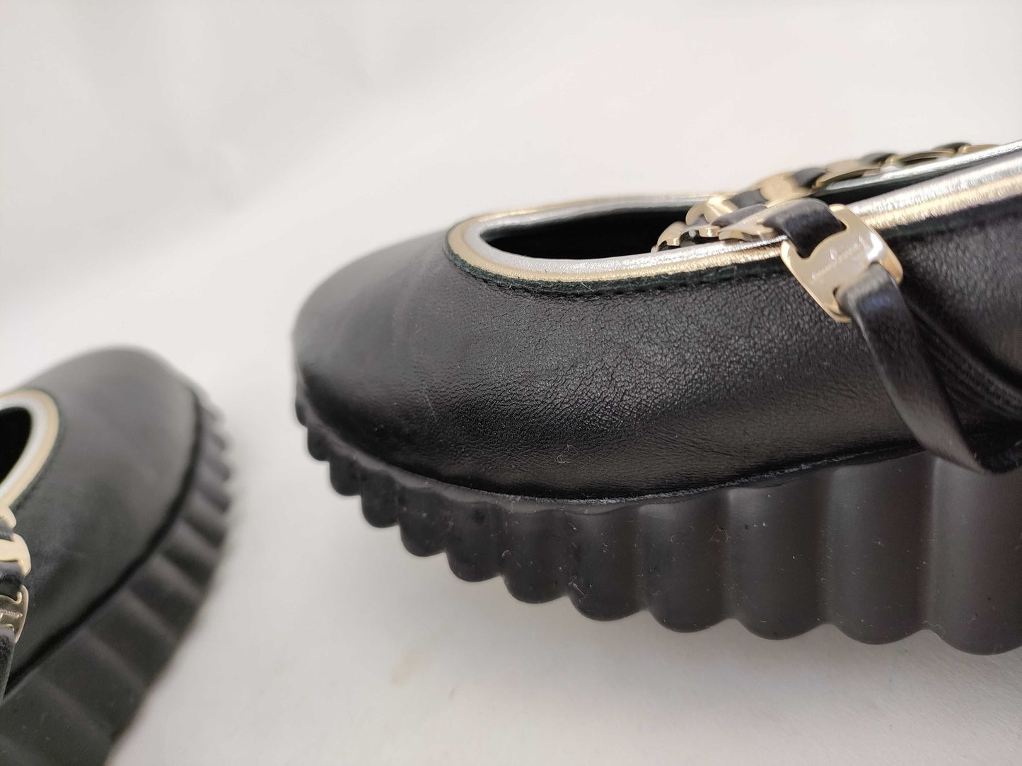 Salvatore Ferragamo Vara Vara Chain Pumps