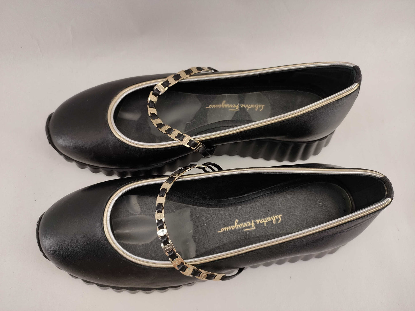 Salvatore Ferragamo Vara Vara Chain Pumps