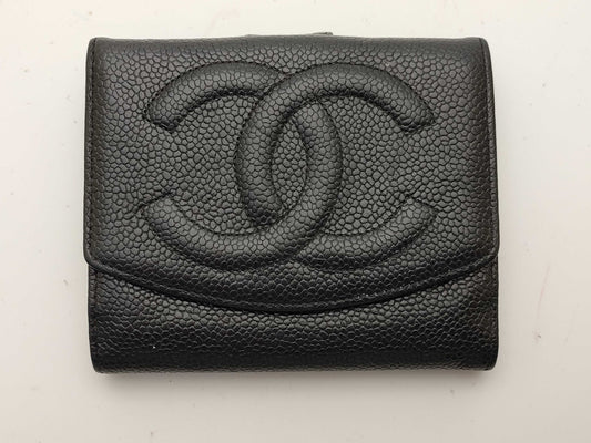 CHANEL Caviar Skin Wallet