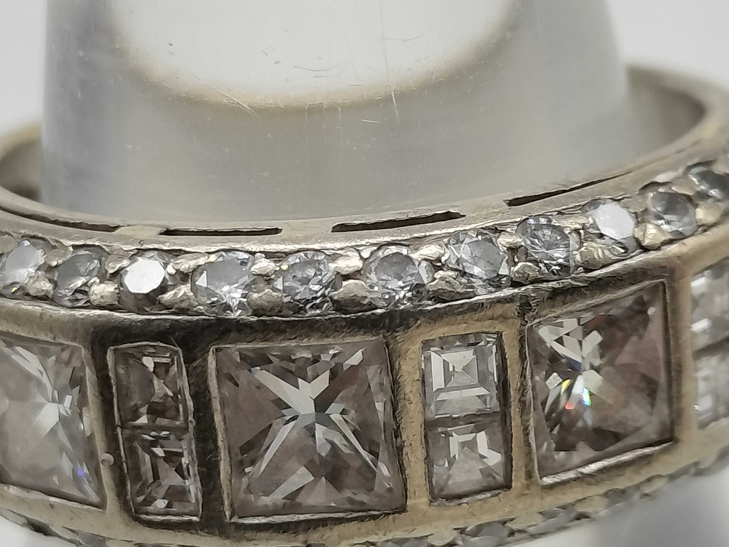 Diamond 750 8.5g Ring