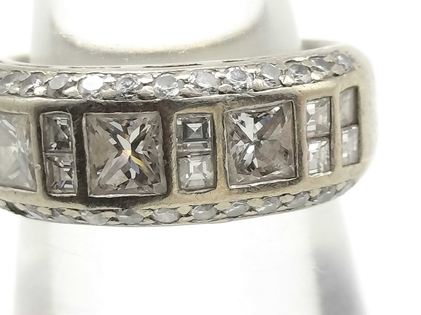 Diamond 750 8.5g Ring