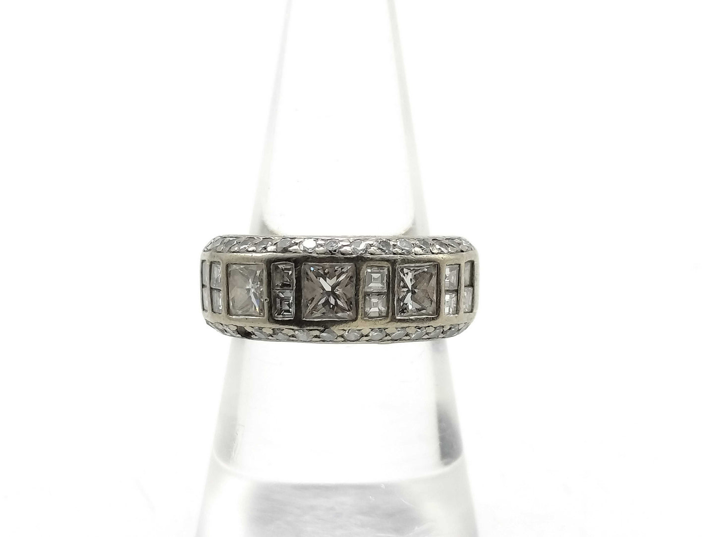 Diamond 750 8.5g Ring