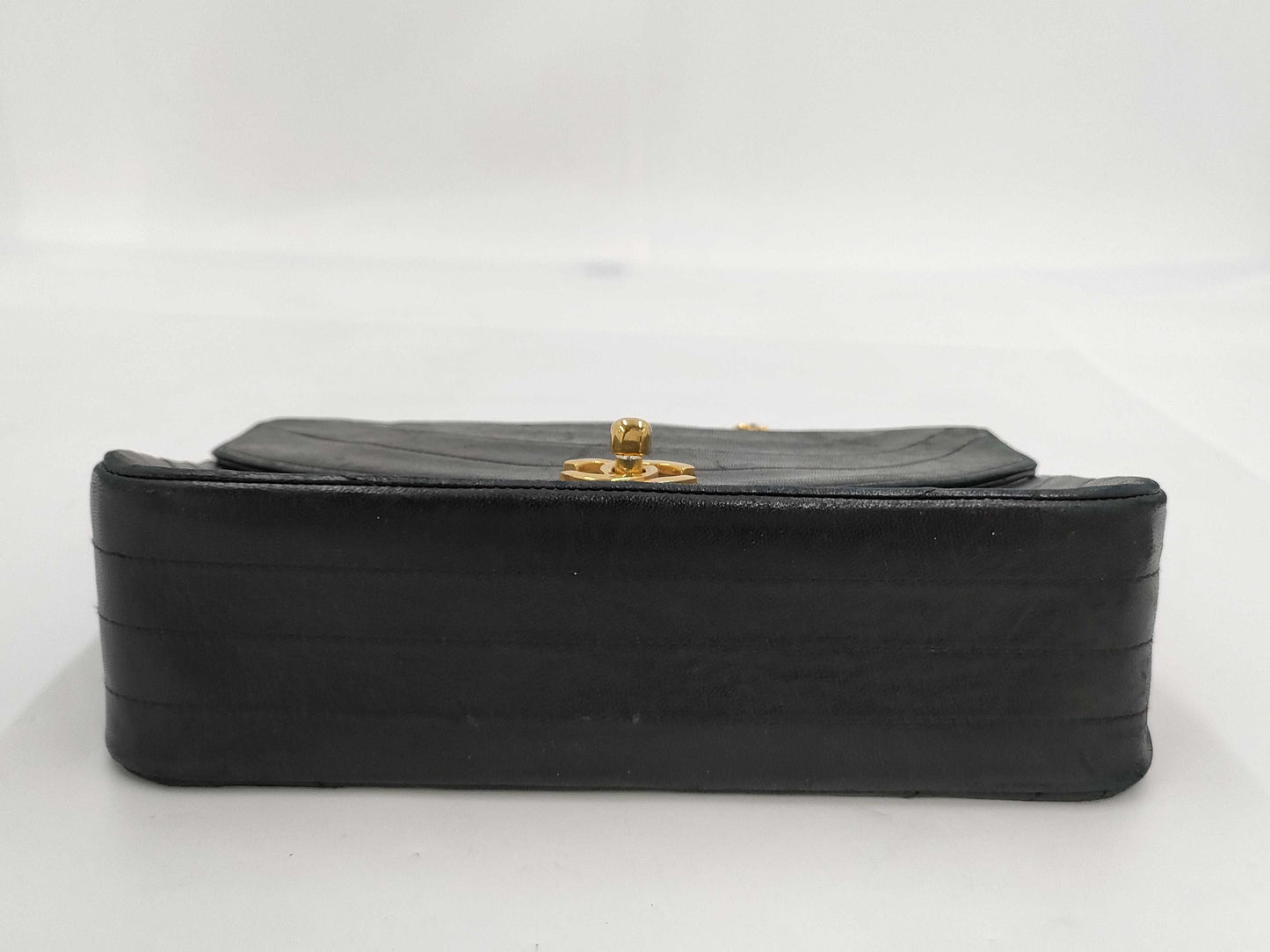 CHANEL Lambskin 22 Single Chain Shoulder Bag