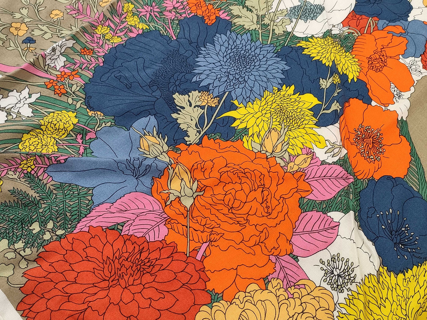 HERMES Triangle Geant Scarf