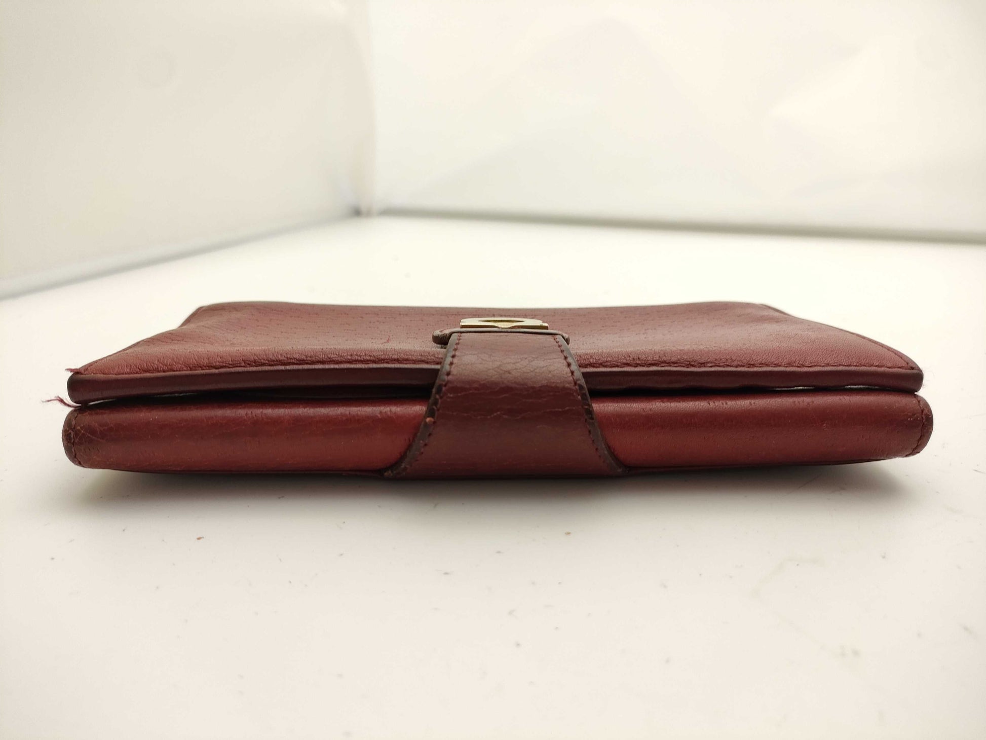 Salvatore Ferragamo Gancini Long Wallet/Red/Center Clasp Wallet