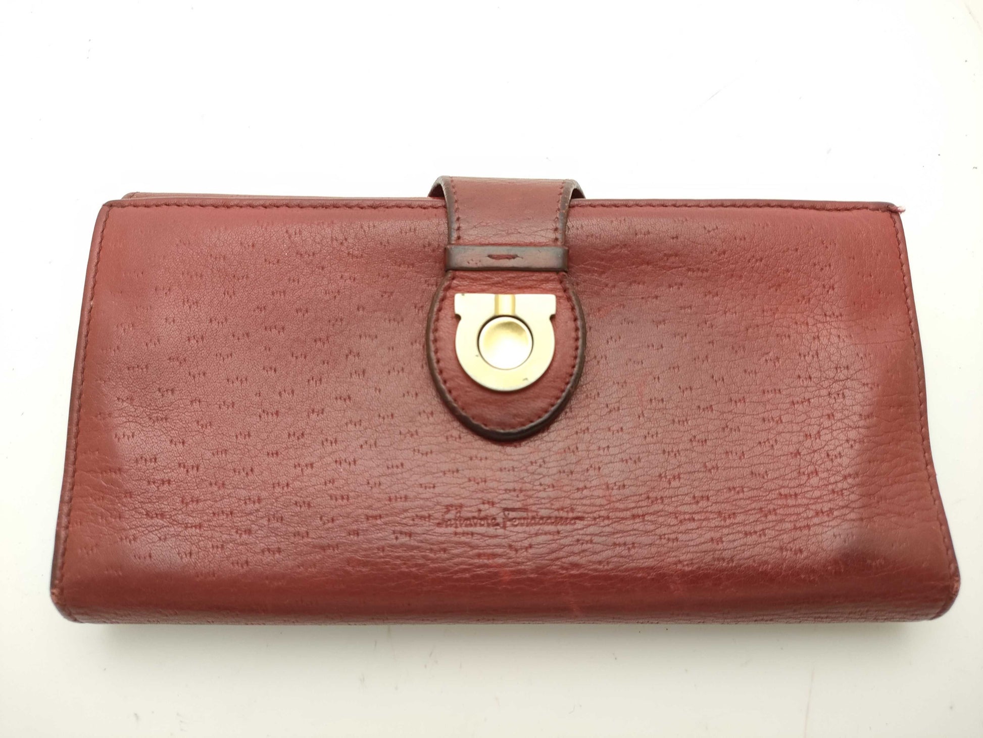 Salvatore Ferragamo Gancini Long Wallet/Red/Center Clasp Wallet