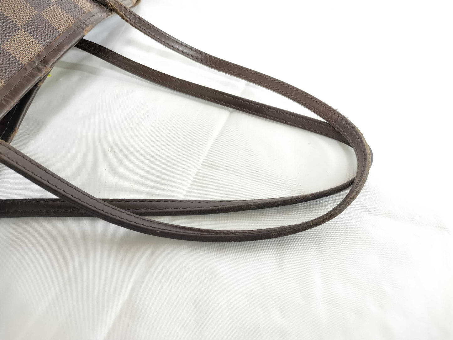 LOUIS VUITTON Damier Neverfull MM Tote Bag