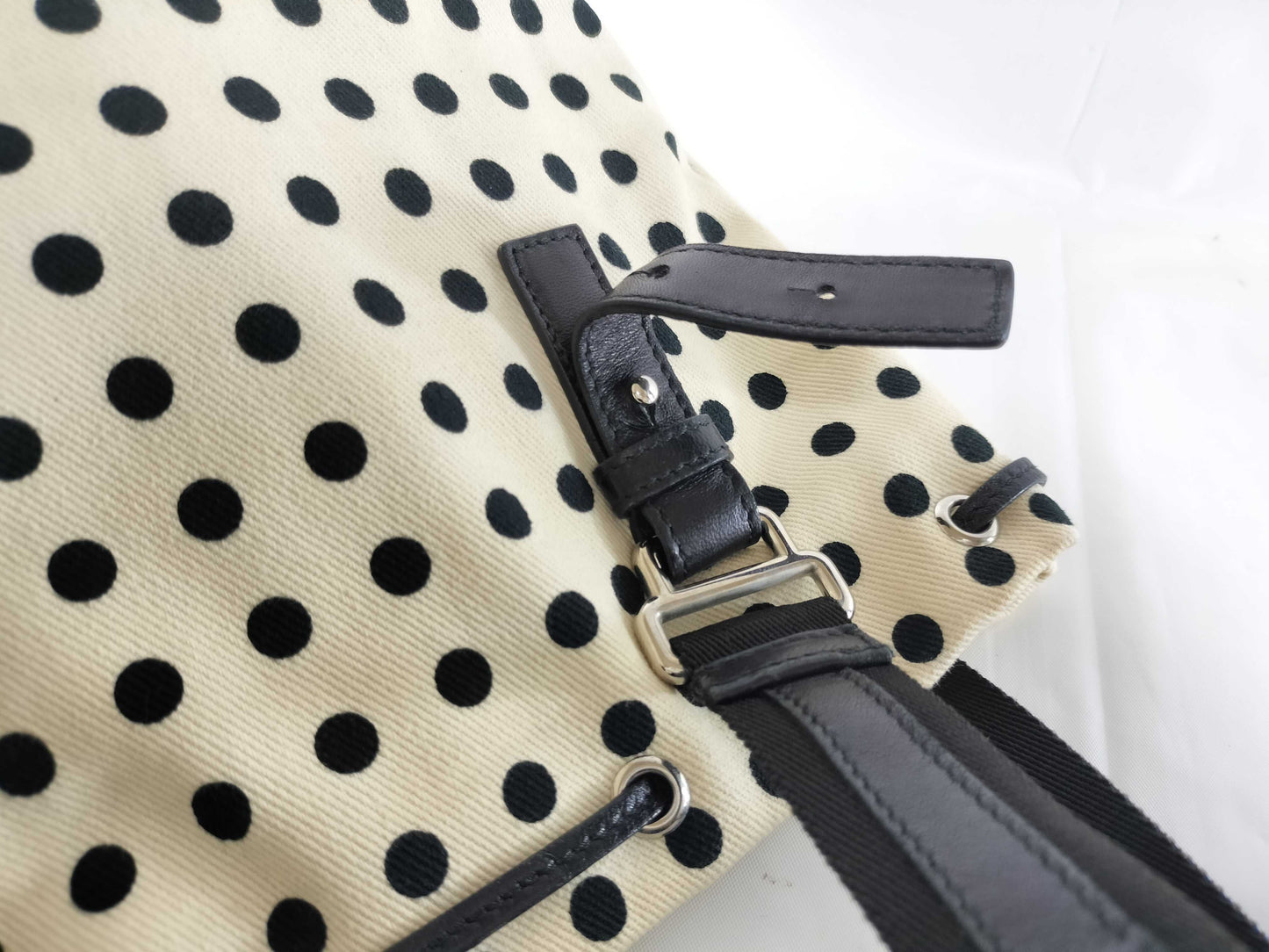 Yves Saint Laurent Kahala Tote Bag