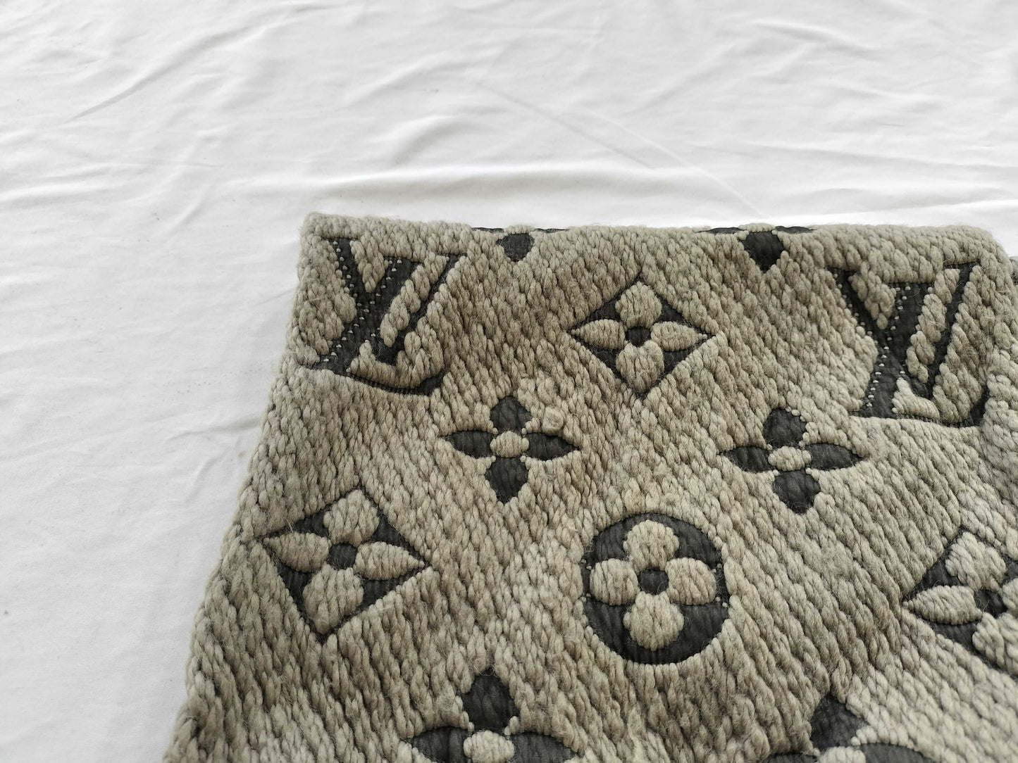 LOUIS VUITTON Monogram Echarpe Logomania Scarf