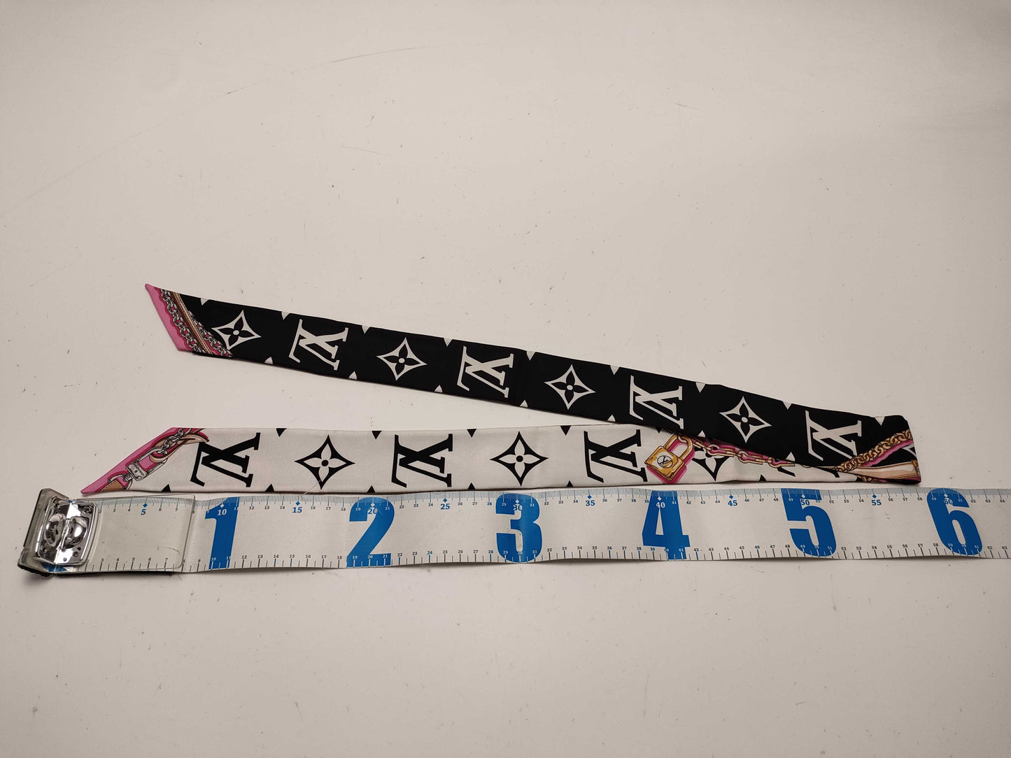 LOUIS VUITTON Bandeau BB Ultimate Scarf