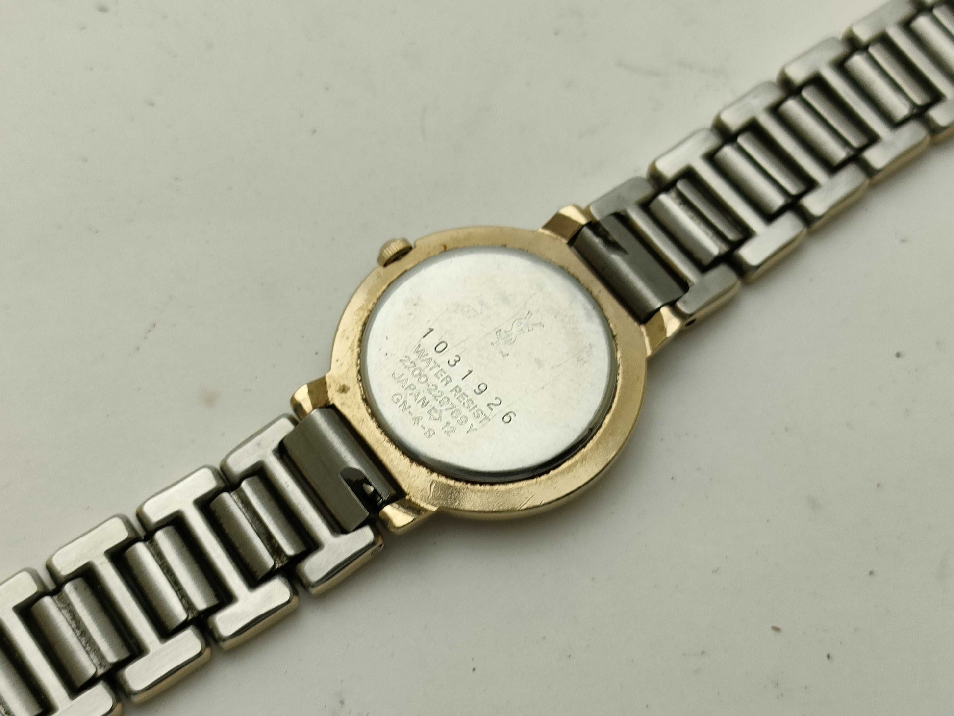 Yves Saint Laurent YSL 2200-229789 Women's Watch, Unoperated