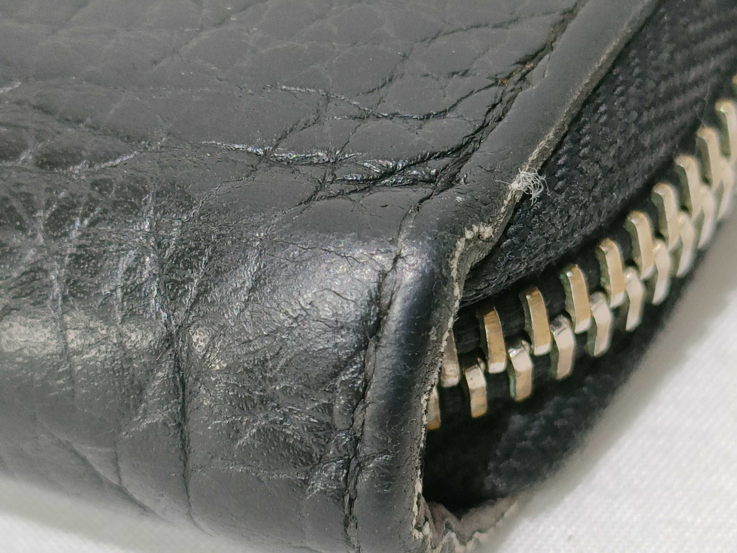 LOUIS VUITTON Taiga Zippy Wallet Vertical Black Wallet
