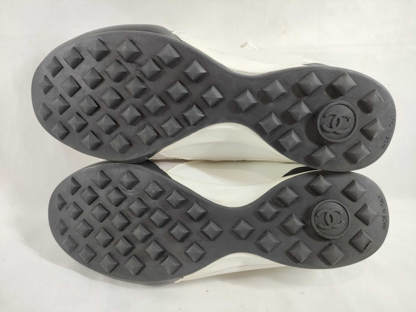 CHANEL Matelasse Matelasse Coco Sneakers