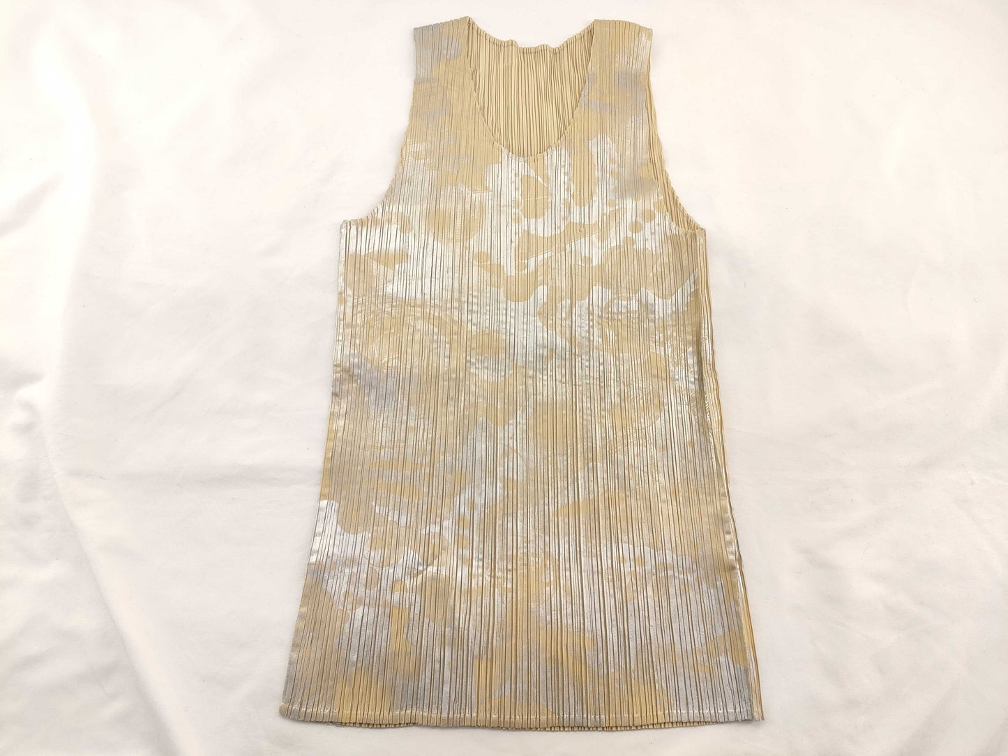 ISSEY MIYAKE Pleats Please Sleeveless Top