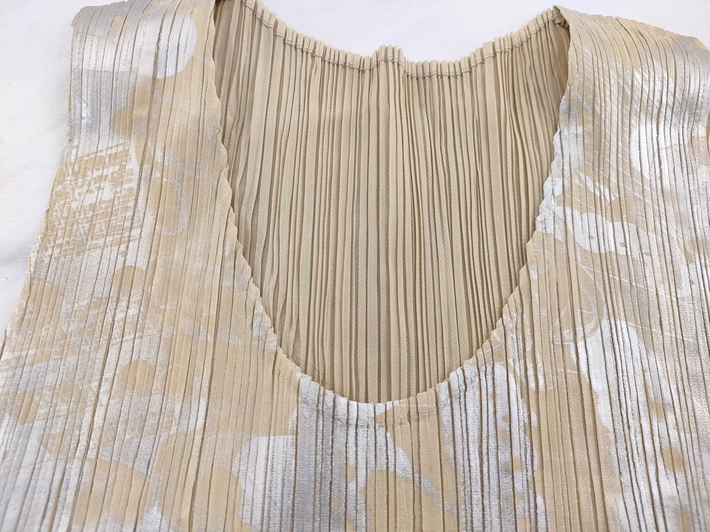 ISSEY MIYAKE Pleats Please Sleeveless Top
