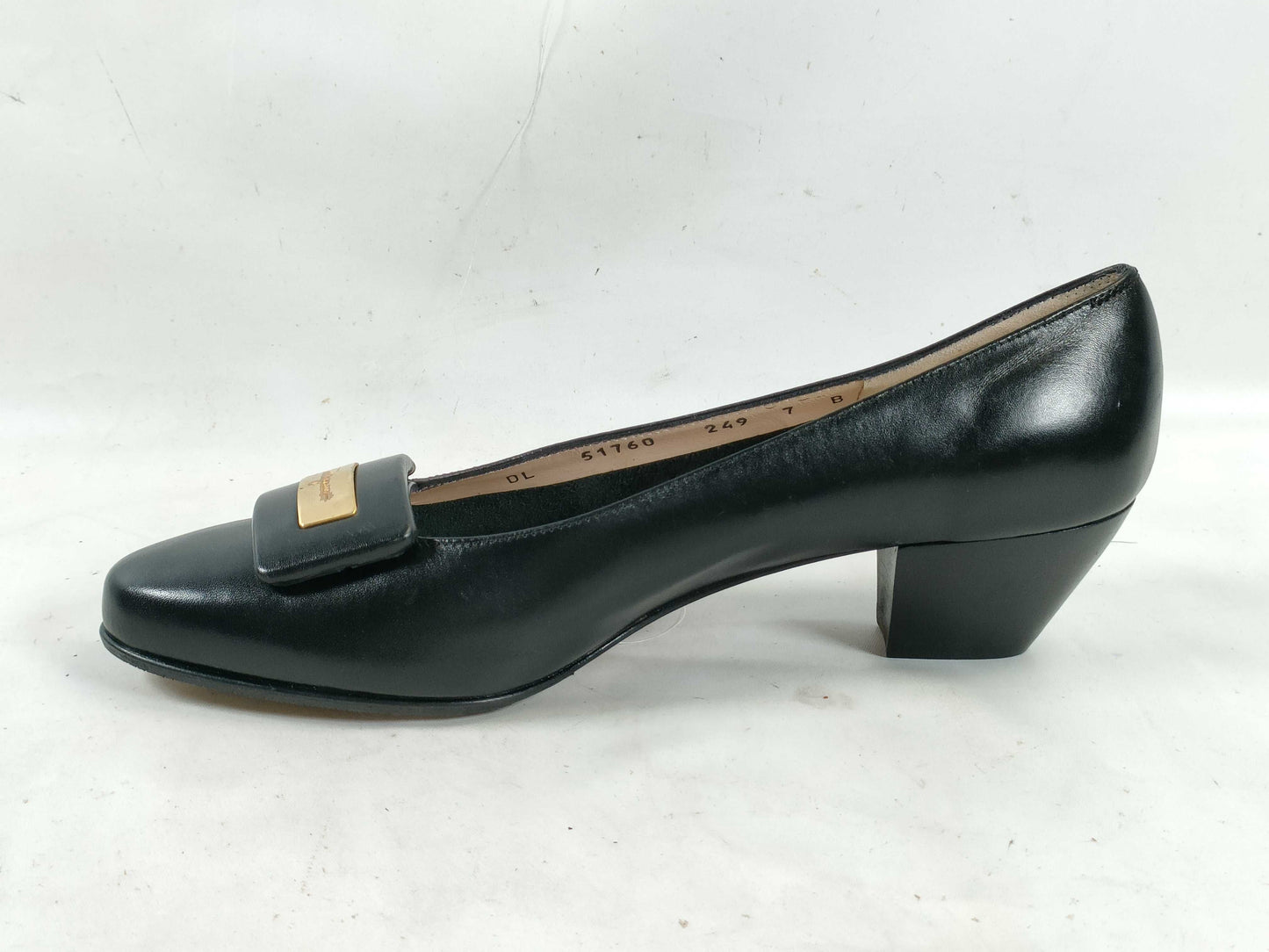 Salvatore Ferragamo logo pumps
