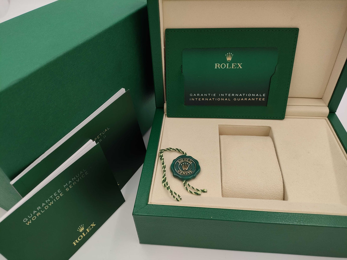 ROLEX 126711CHNR 627Q7127 Men's Watch