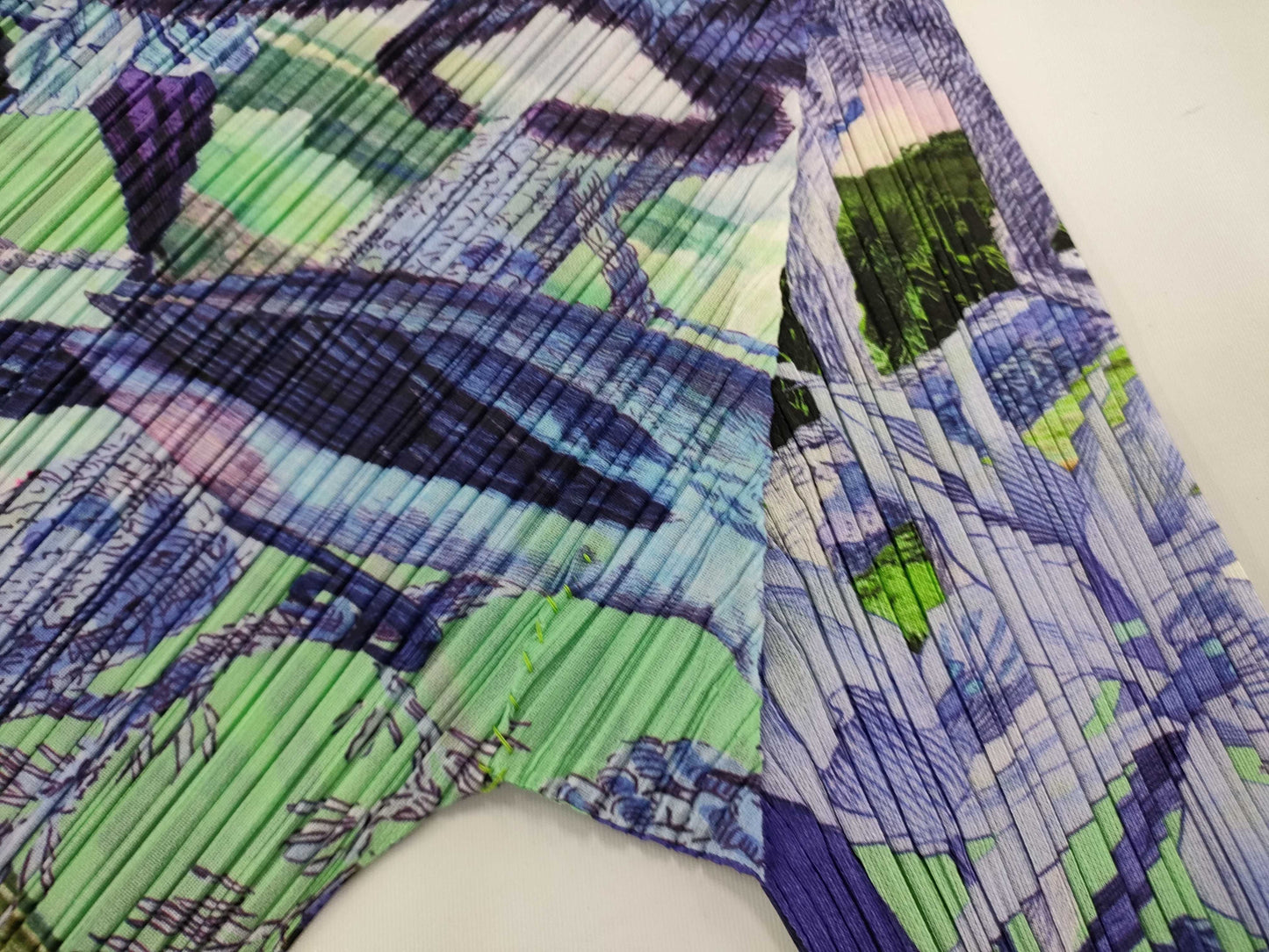 ISSEY MIYAKE Pleats Please all-over print top