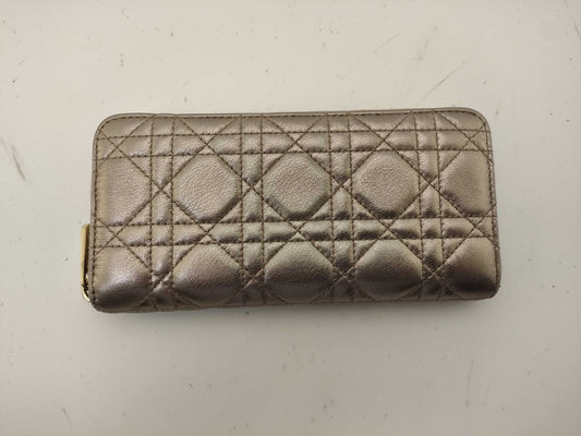 Dior round zipper wallet