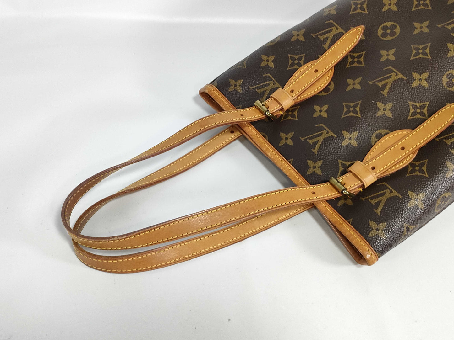 LOUIS VUITTON Monogram M42238 Petit Bucket Shoulder Bag