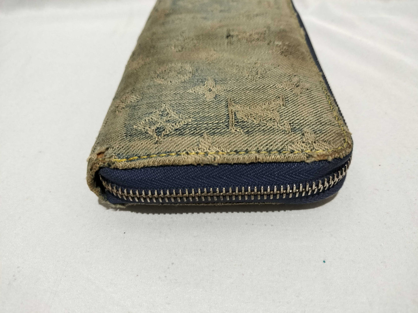 LOUIS VUITTON Monogram Denim Round Zippy Wallet