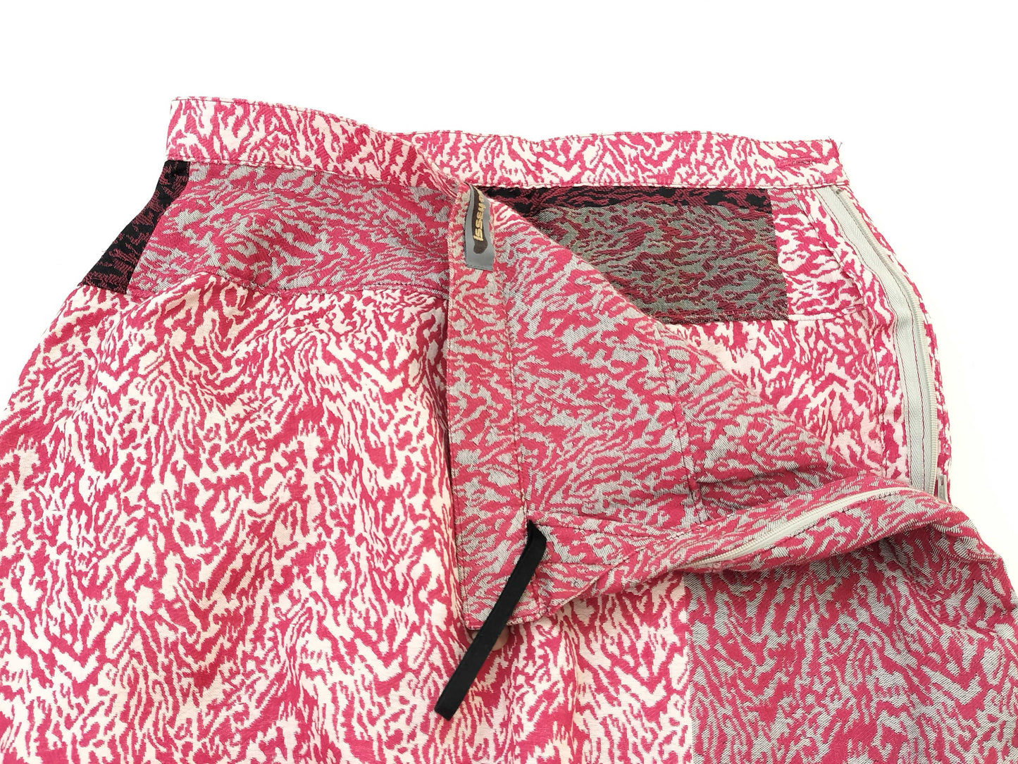 ISSEY MIYAKE all-over print skirt