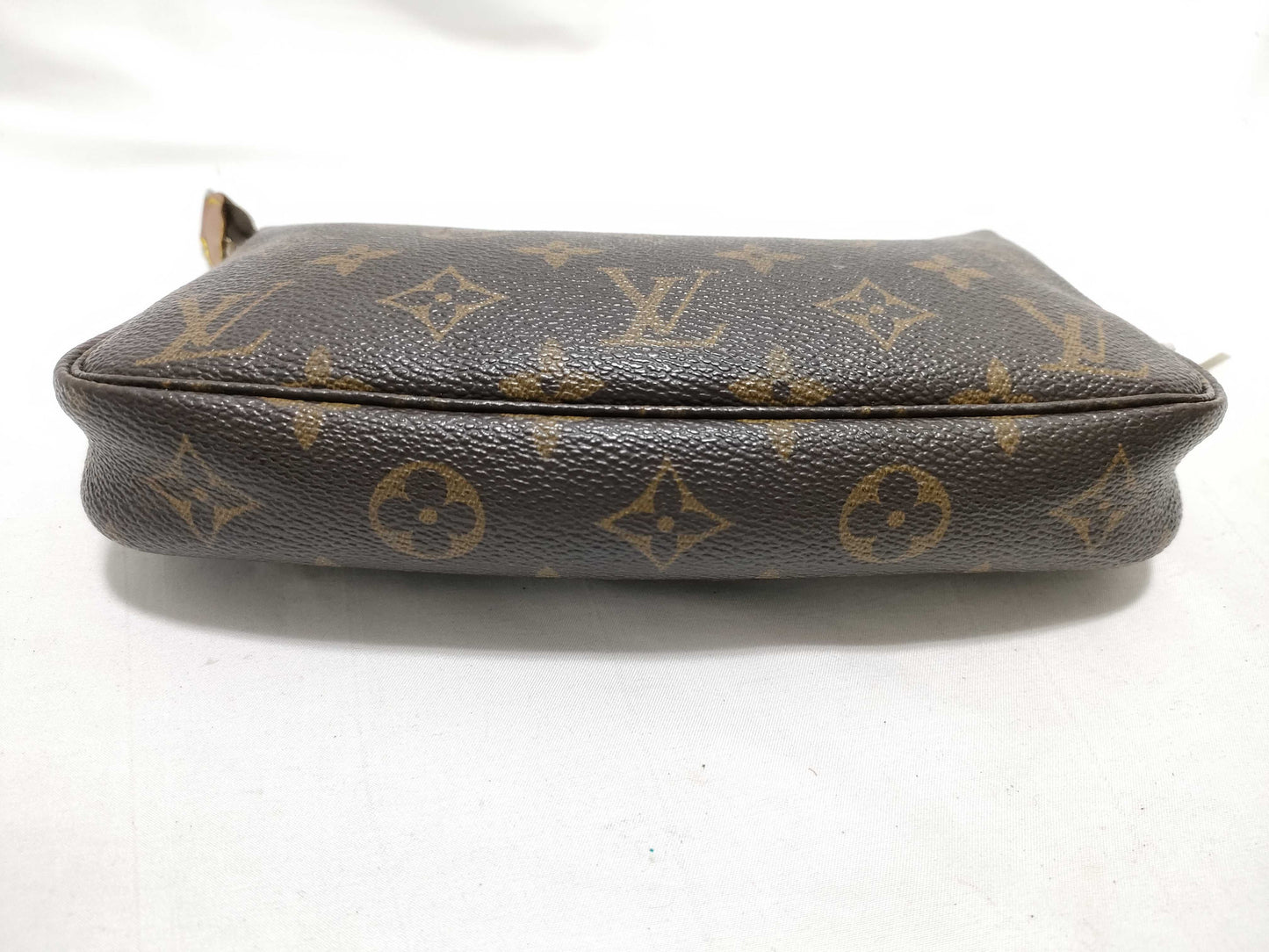 LOUIS VUITTON Monogram Accessoires Pouch