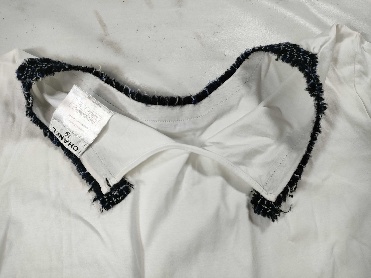 CHANEL P45633V28403 T-shirt