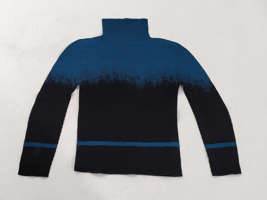 ISSEY MIYAKE me/Blue Tops