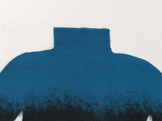 ISSEY MIYAKE me/Blue Tops