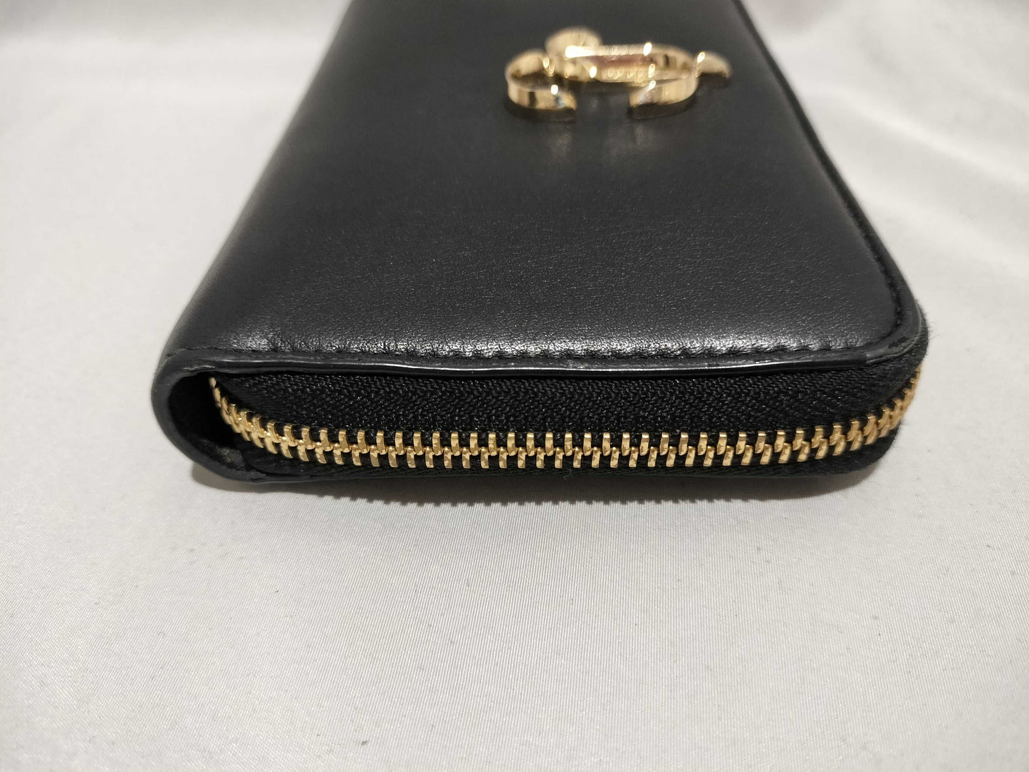 JIMMY CHOO Round Zip Wallet