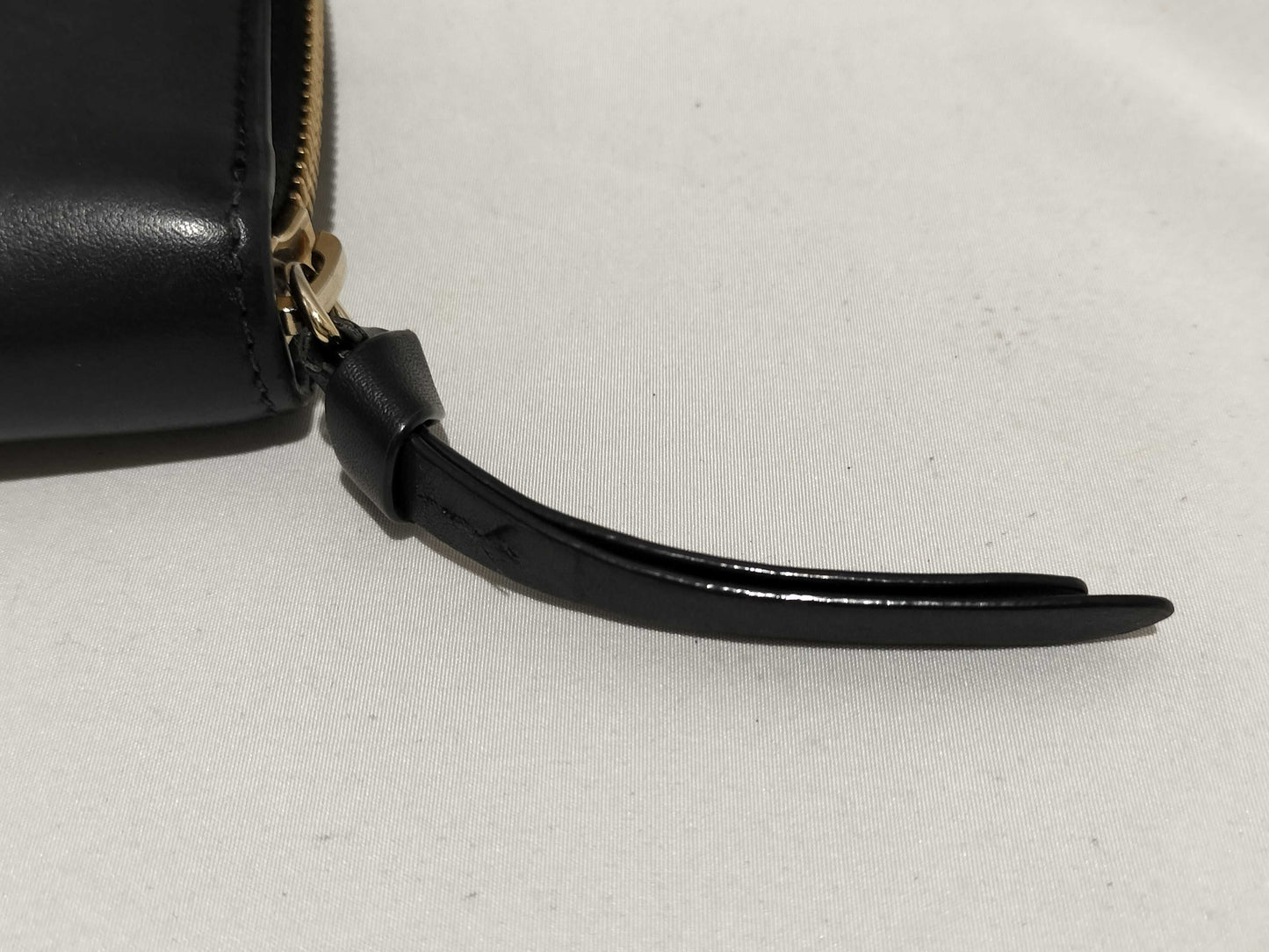 JIMMY CHOO Round Zip Wallet