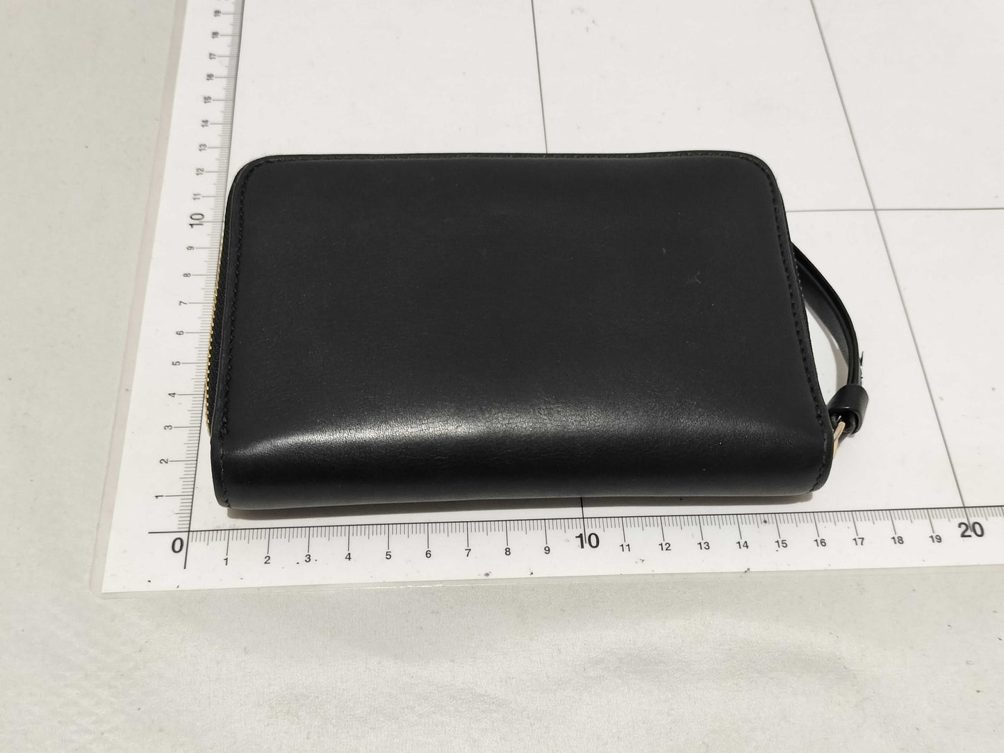 JIMMY CHOO Round Zip Wallet