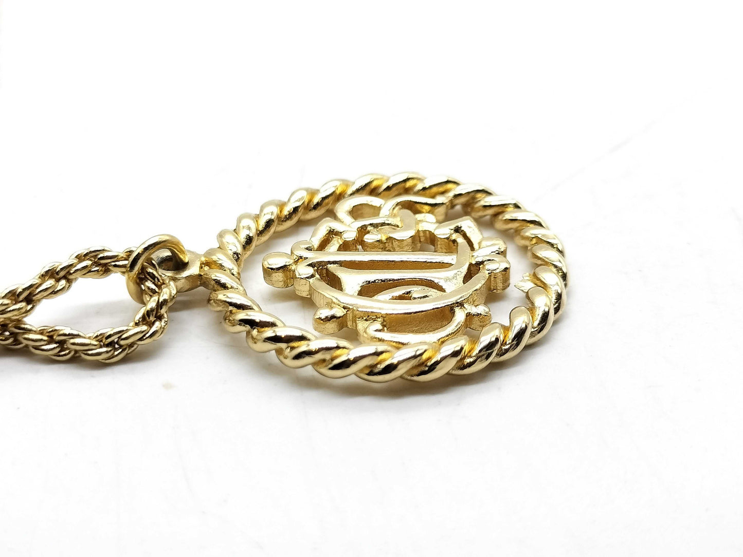 Dior logo necklace necklace