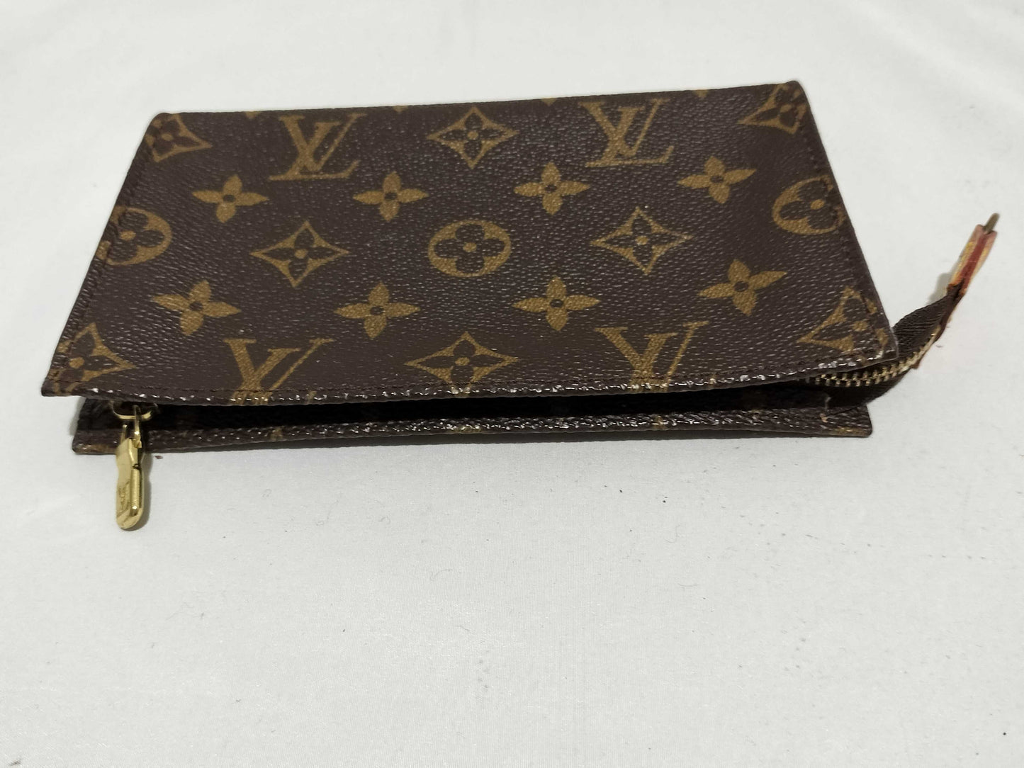 LOUIS VUITTON Monogram Bucket Pouch Pouch