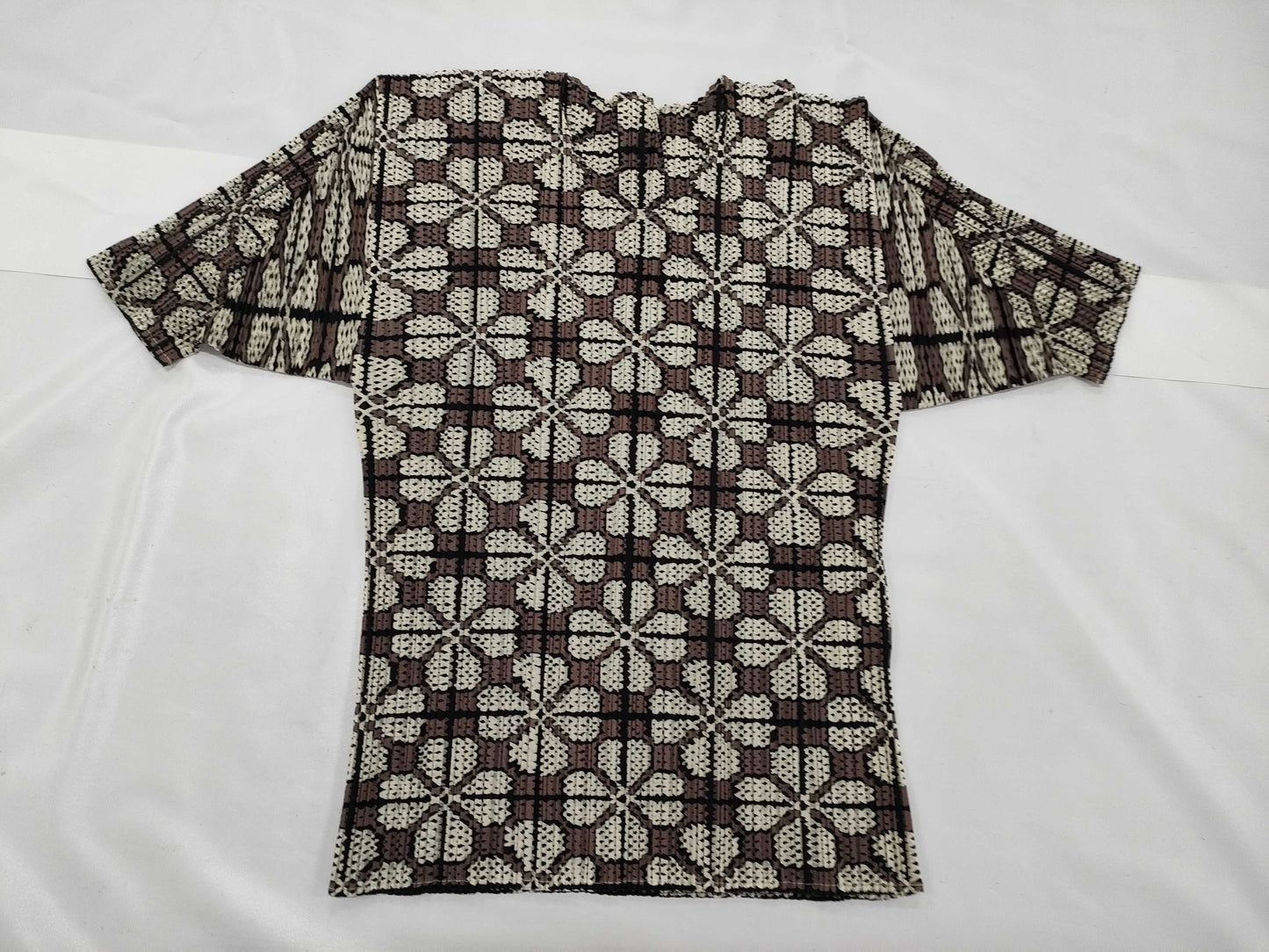 ISSEY MIYAKE Pleats Please patterned short-sleeved top