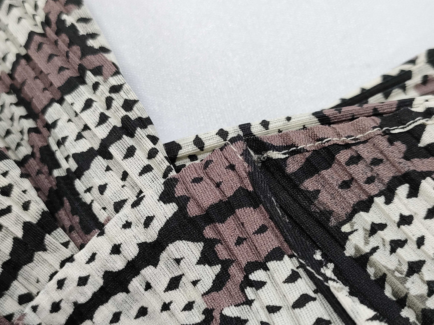 ISSEY MIYAKE Pleats Please patterned short-sleeved top