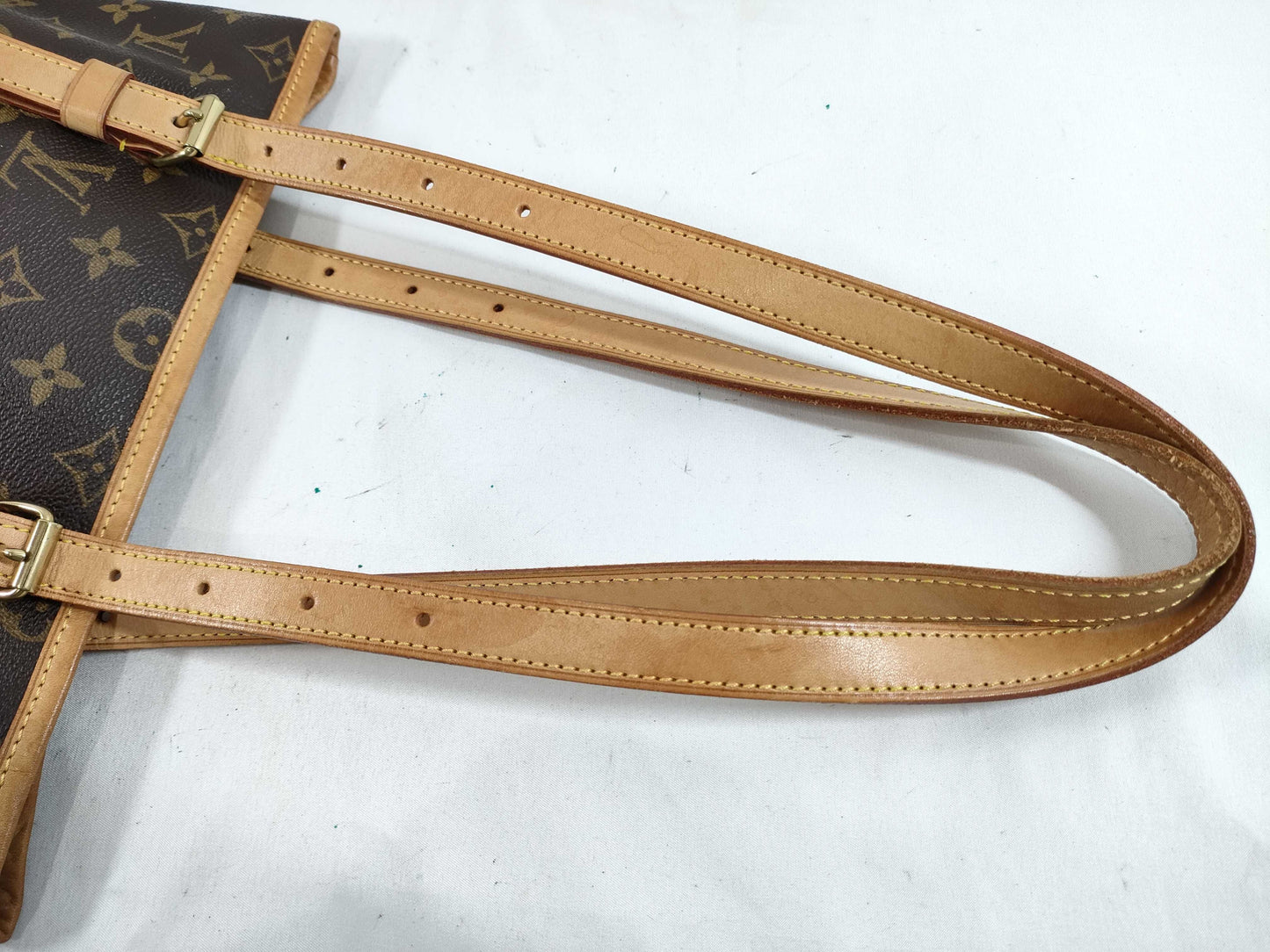 LOUIS VUITTON Monogram Bucket GM Handbag with Pouch