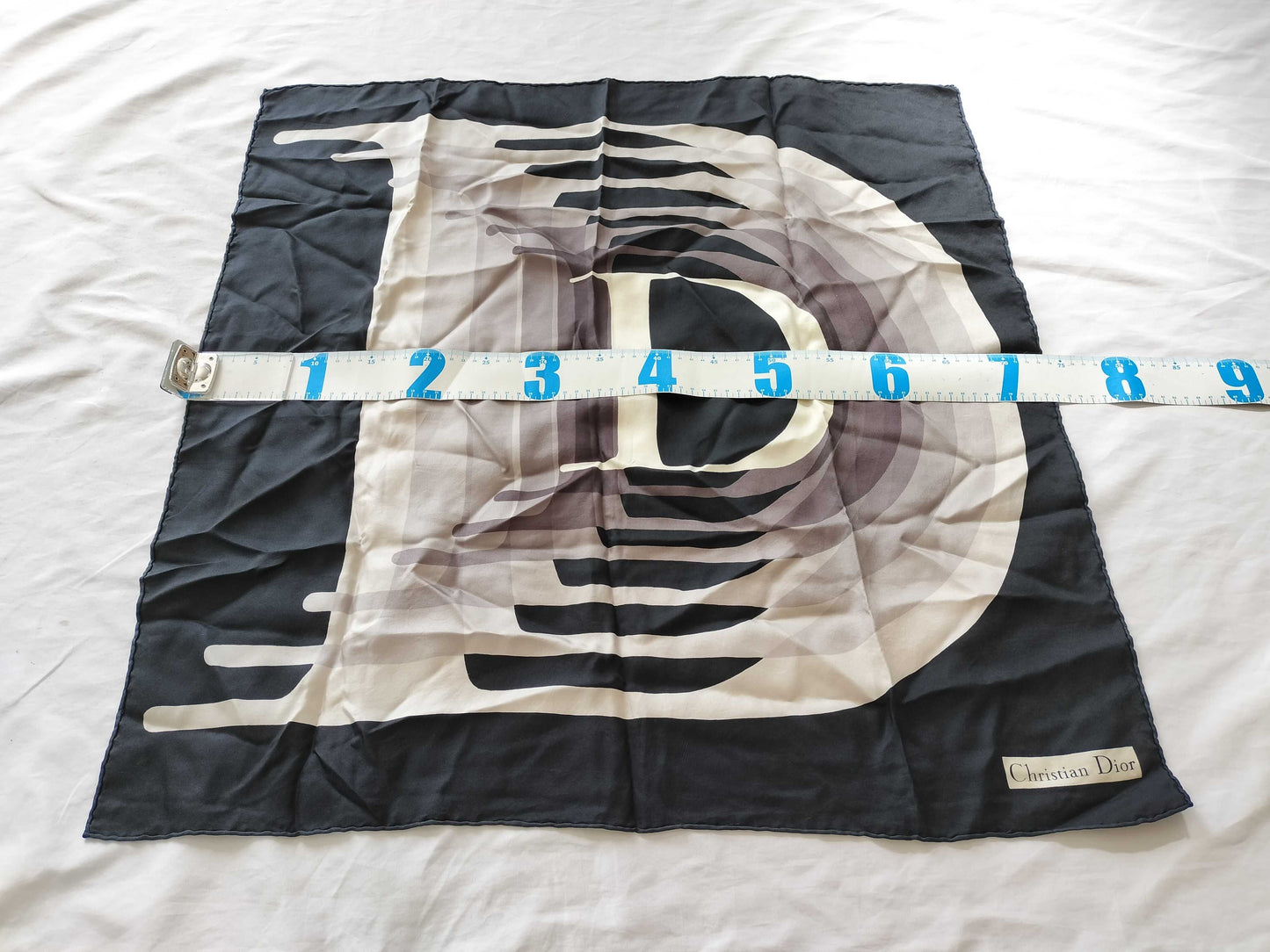 Dior tagless scarf