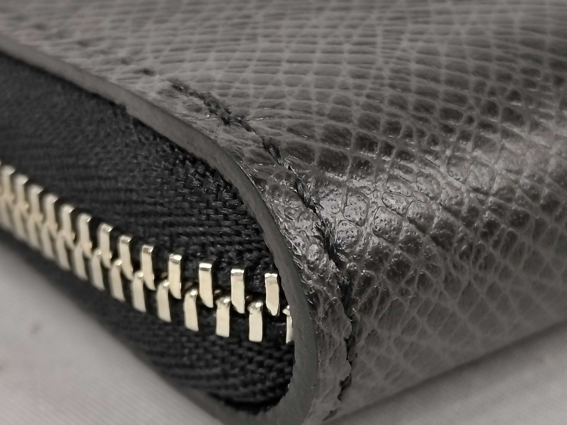 LOUIS VUITTON Taiga Coin Purse