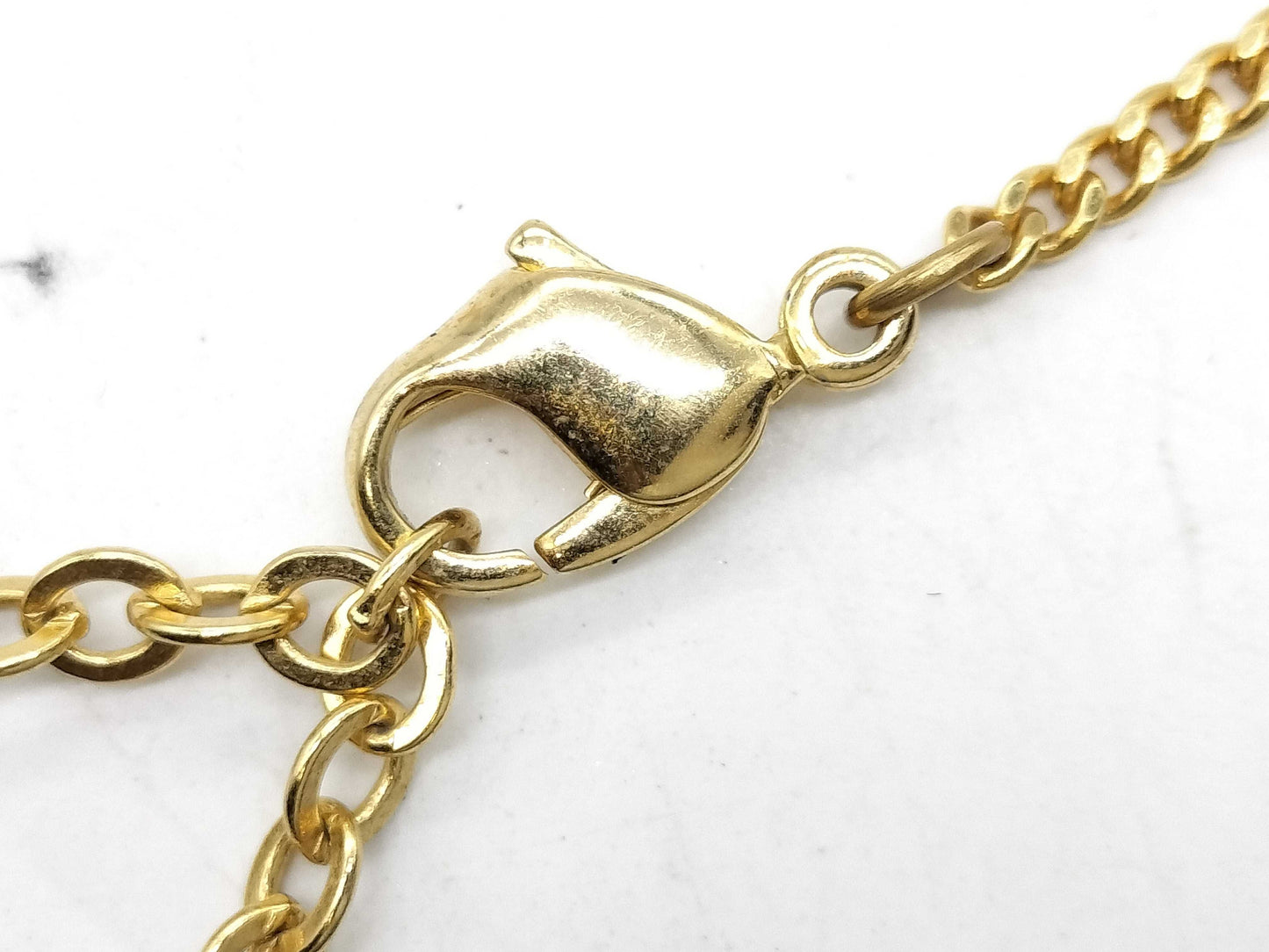 Dior logo necklace necklace