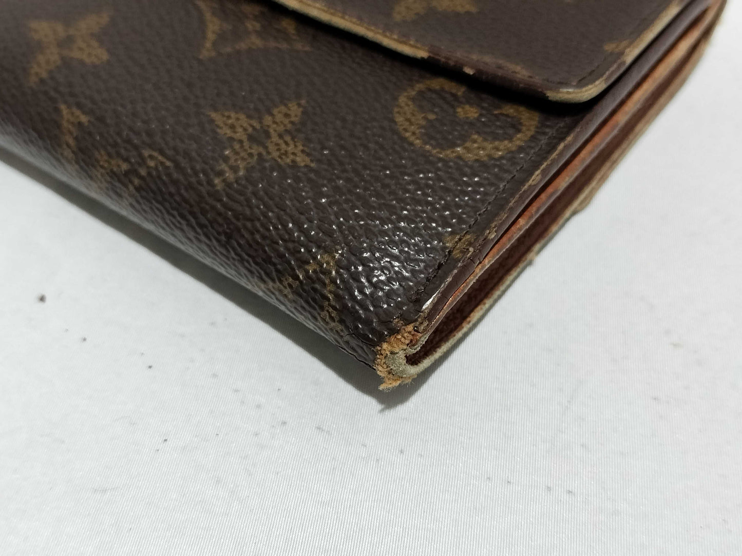 LOUIS VUITTON Monogram Double Hook Wallet