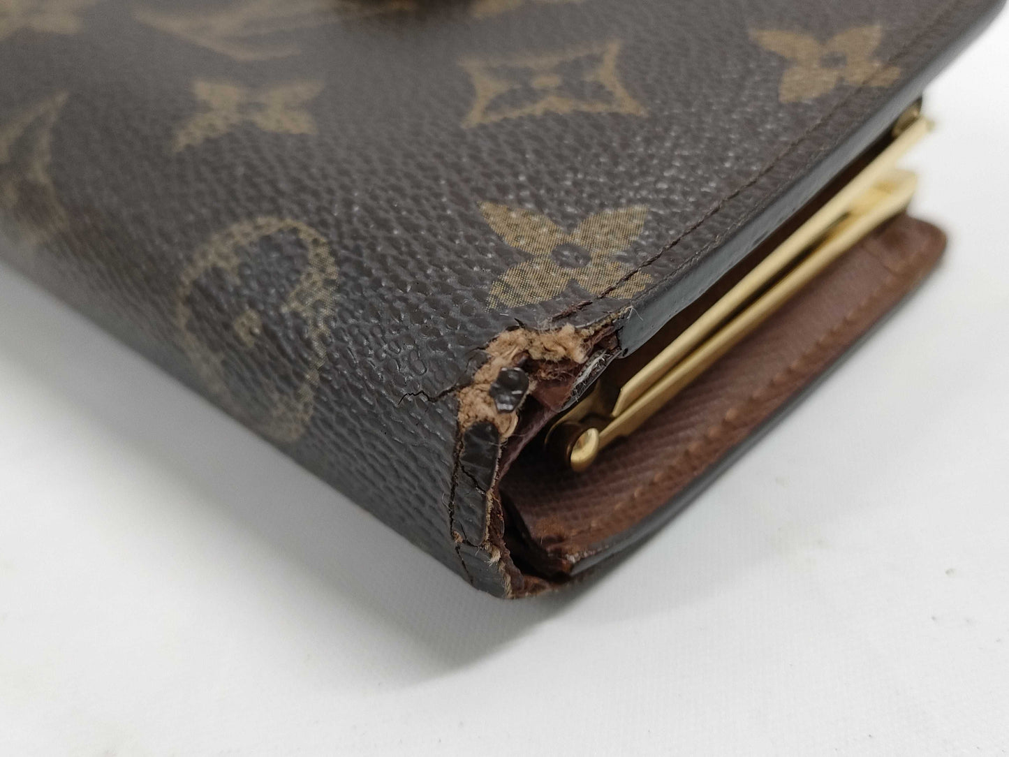 LOUIS VUITTON Monogram Clasp Wallet