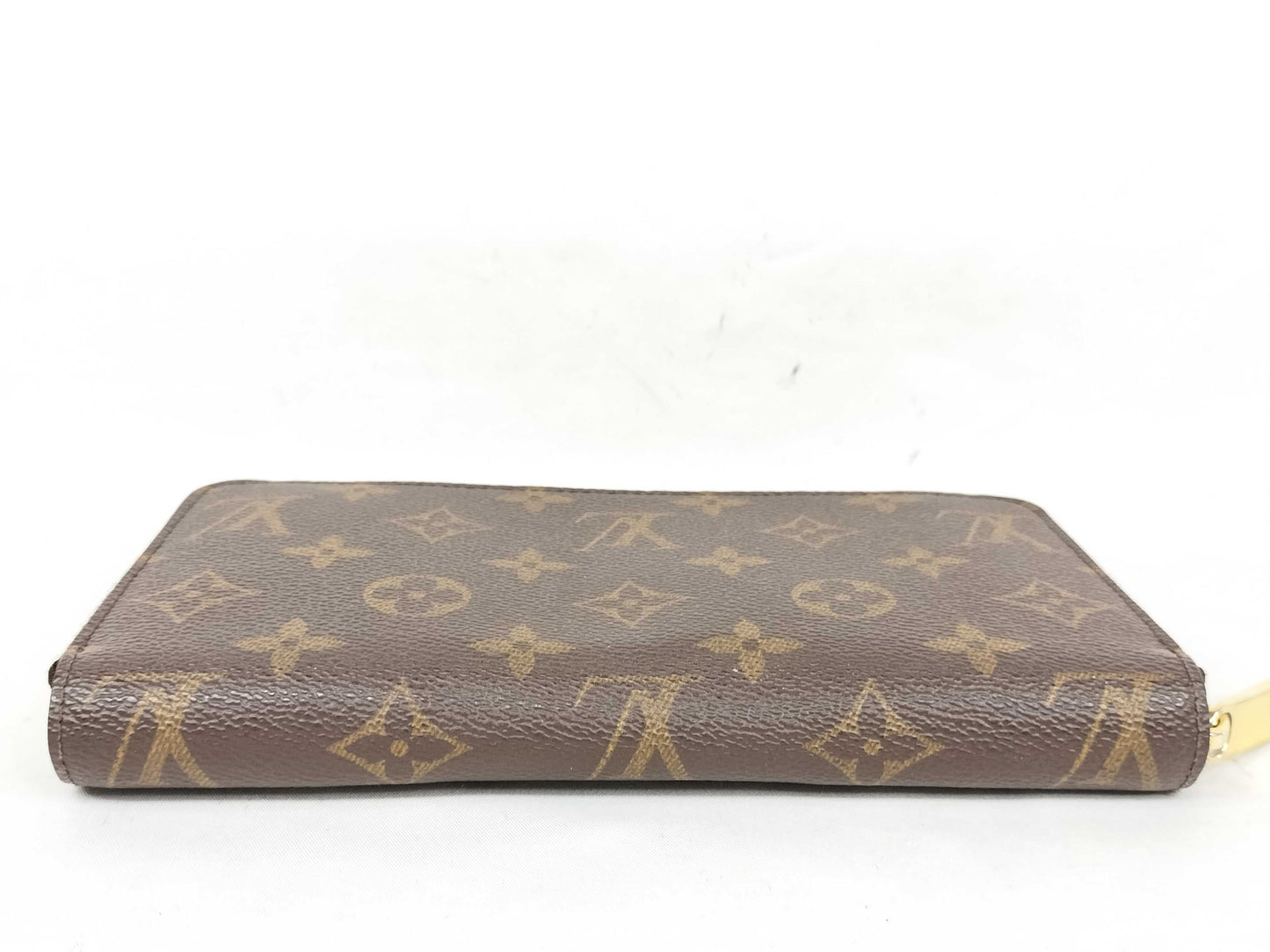 LOUIS VUITTON Monogram Zippy Wallet