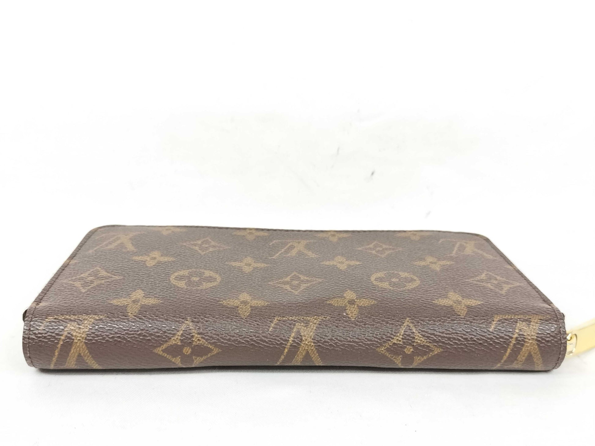 LOUIS VUITTON Monogram Zippy Wallet