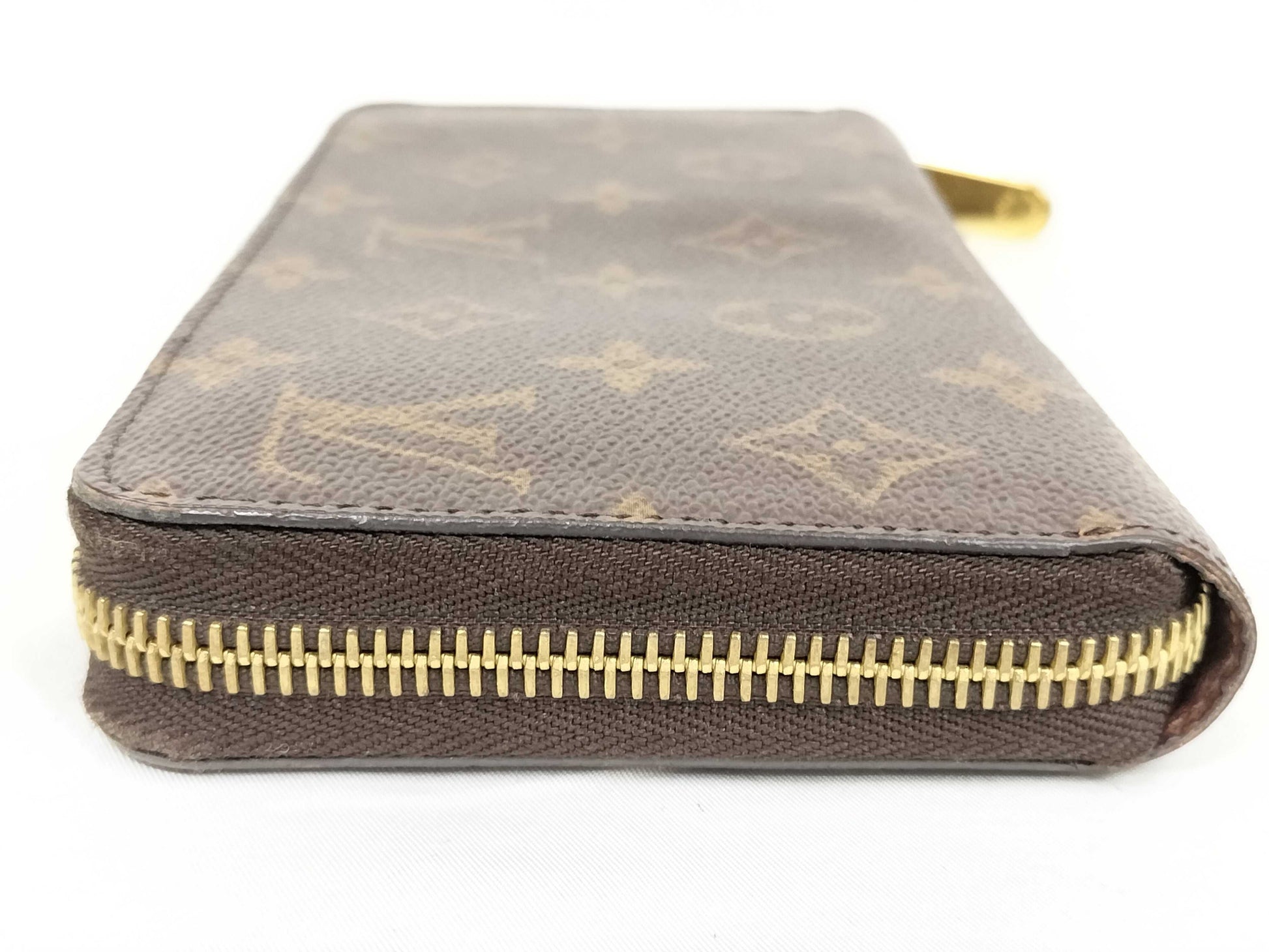 LOUIS VUITTON Monogram Zippy Wallet