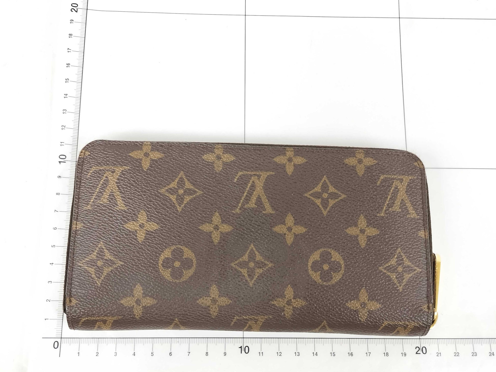 LOUIS VUITTON Monogram Zippy Wallet