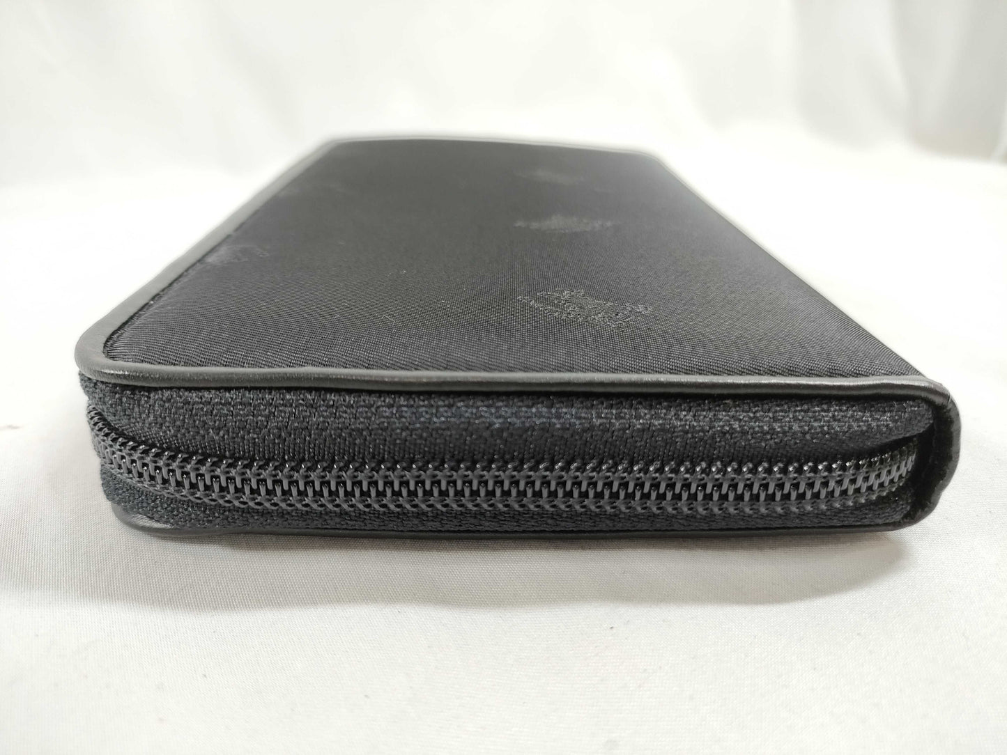 BURBERRY Round Long Wallet