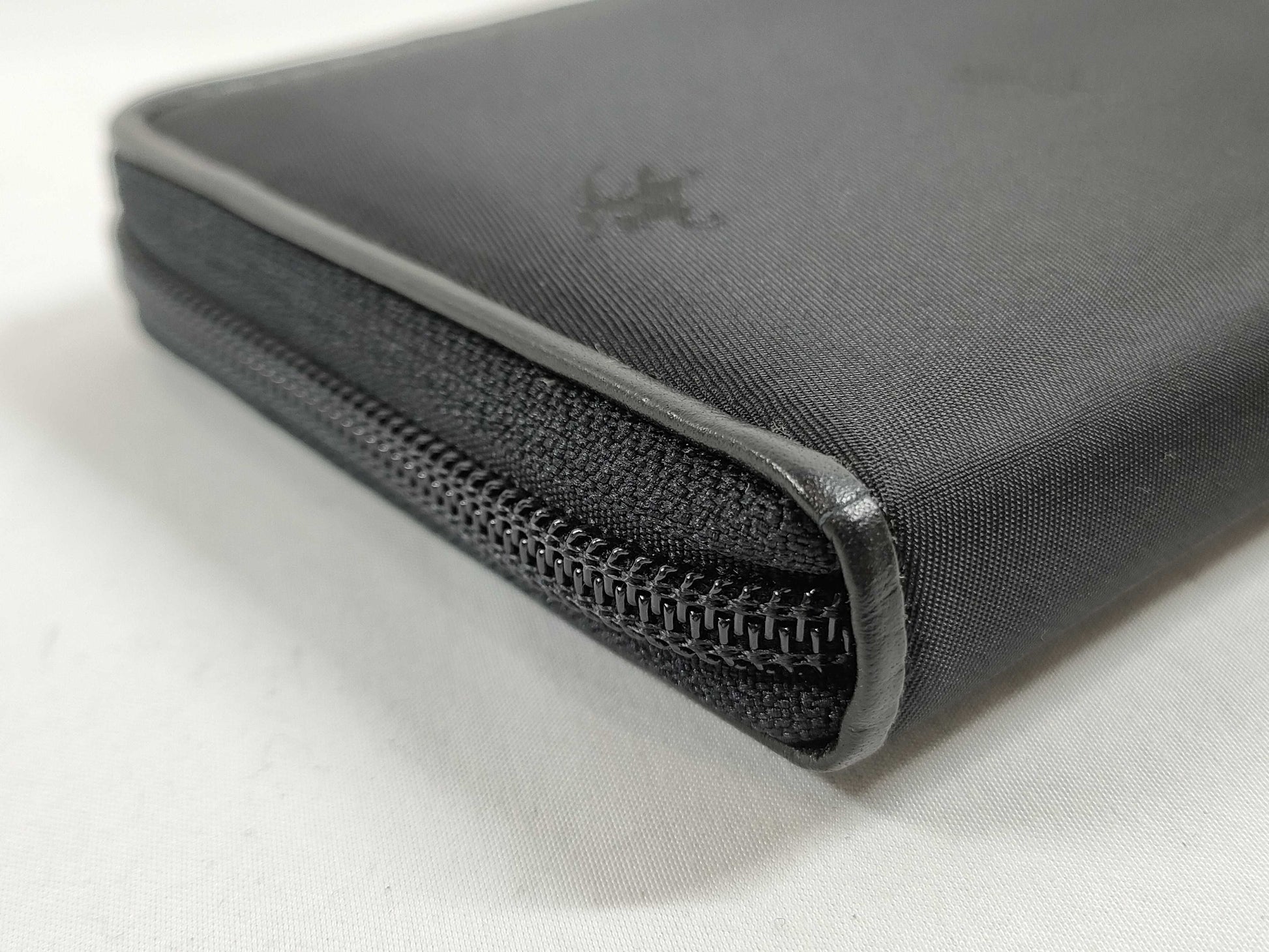 BURBERRY Round Long Wallet